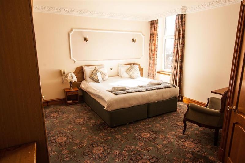 Duke Of Gordon Hotel Kingussie Buitenkant foto