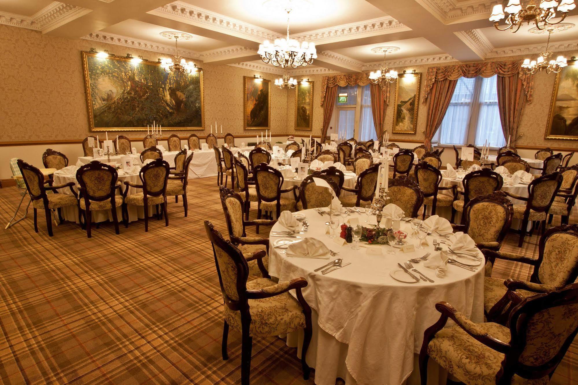 Duke Of Gordon Hotel Kingussie Buitenkant foto